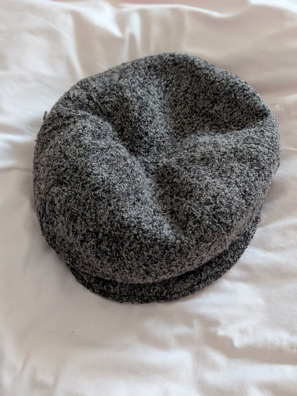 Geneviève Dostaler Grey Boucle Newsboy Cap